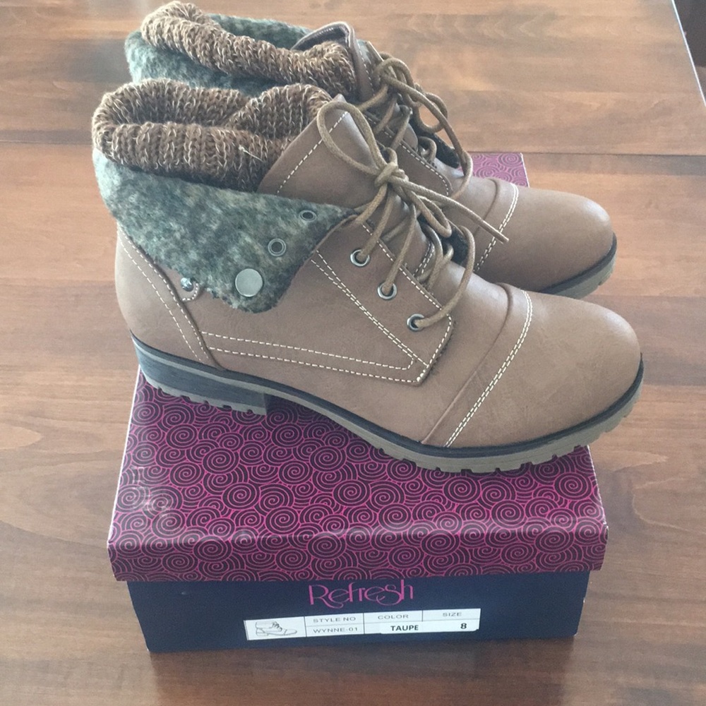 Combat boots: MUST SELL ASAP!!